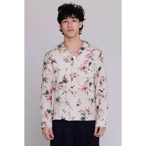 “Reinaldo” Convertible-Collar Shirt in Natural & Red Ukiyoe Hibiscus Print