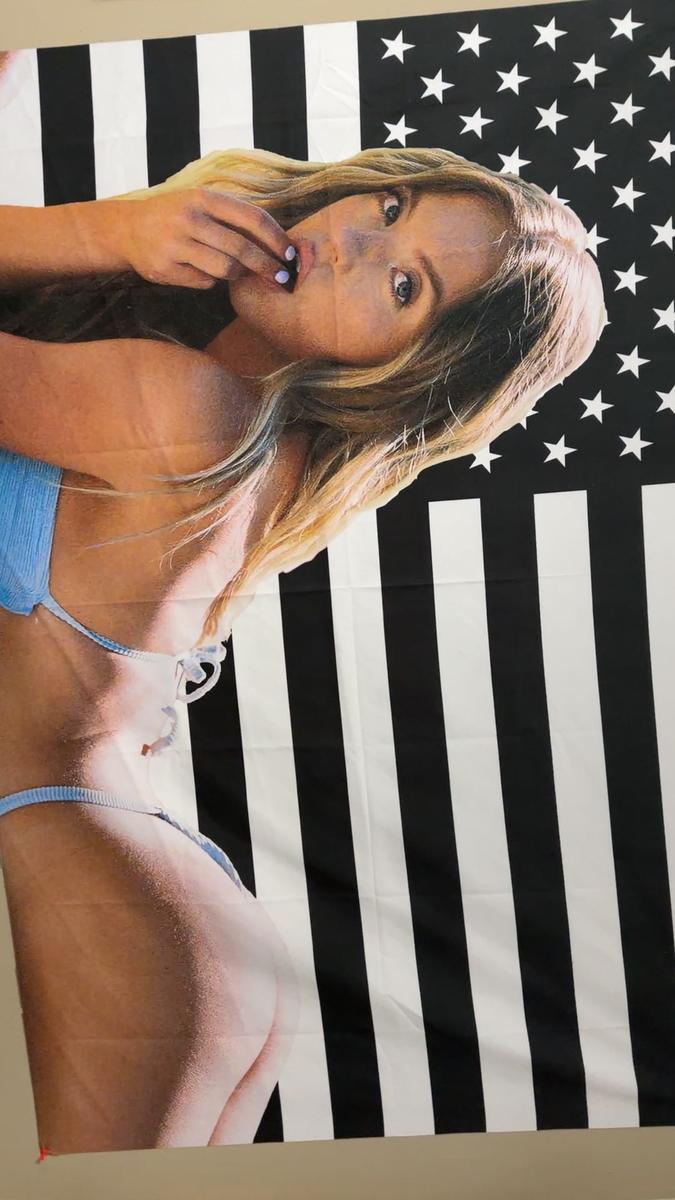 Item: black, 40×60in