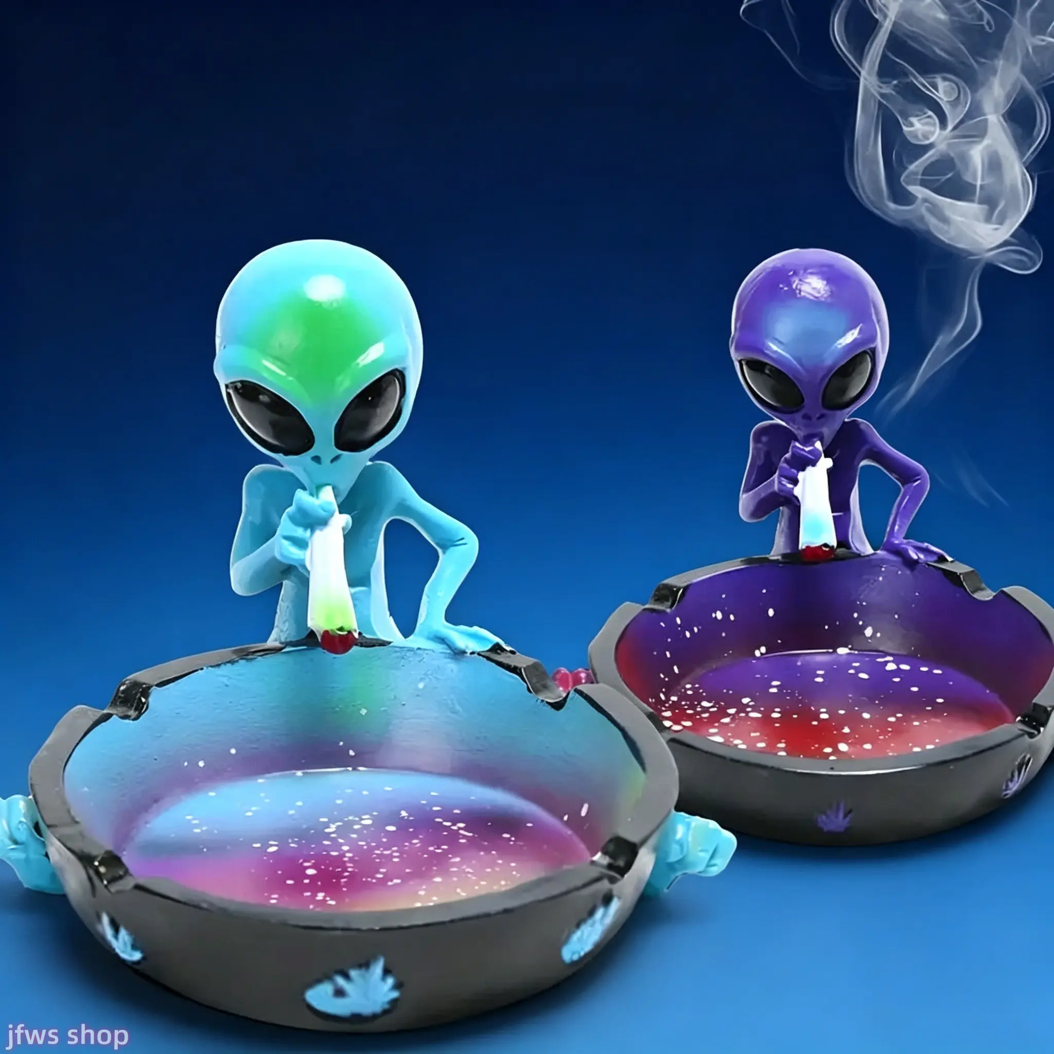 Martian Theme Resin Ashtray Sculpture - US-Designed Lightweight Resin, Artistic Alien Motif, Funky DIY Bag Accessory, Decoration, Room Decor, Unique Room Decor, Unique Gifts, Creative Look, Open-Top, Round-Base Light Luxury Figurine