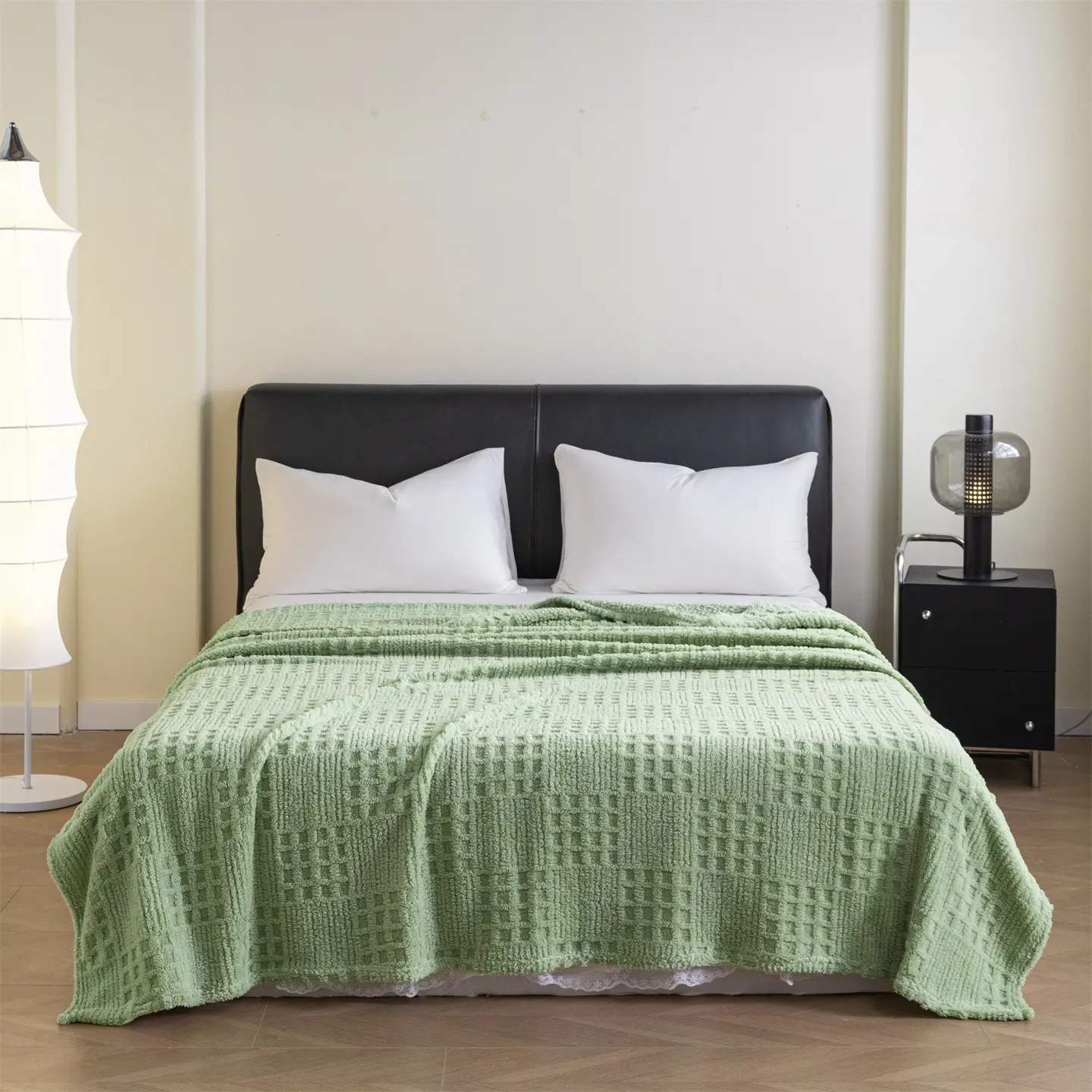 Luxury Waffle Weave Throw Blanket, Soft Lightweight Breathable Bed Blanket, Cozy Aesthetic Blanket for Sofa Couch Bedroom Decor, All Season Spring Summer Blanket Gift