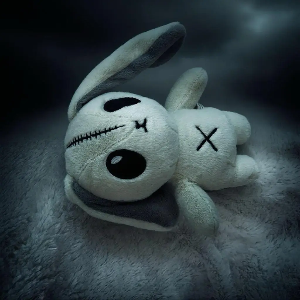Gothic Spooky Bunny Rabbit Figurine - Plush Stuffed Animal with Expressive Eyes, Fluffy Ears, Grey/White/Black Soft Unisex Decor, Gothic House Decor for Halloween, Collectible Kids' Home Decorations