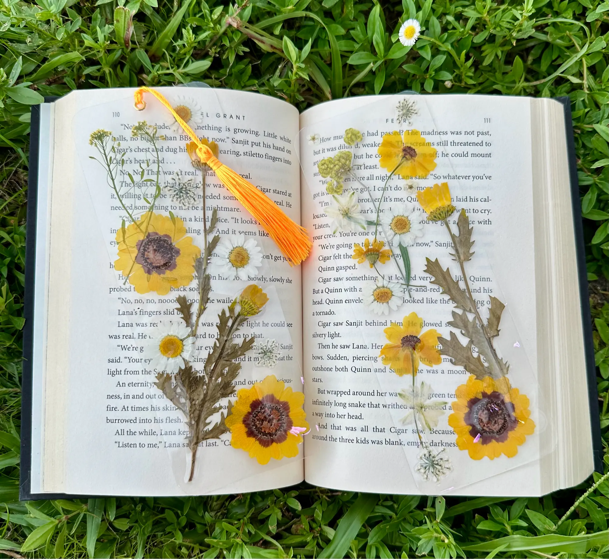 Pressed Flower laminated bookmark | Large
