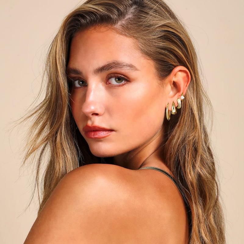 17KM 8pcs Small Gold Hoop Earrings for Women, 14K Gold Plated, Lightweight, Hypoallergenic Huggie Hoops for Multiple Piercing