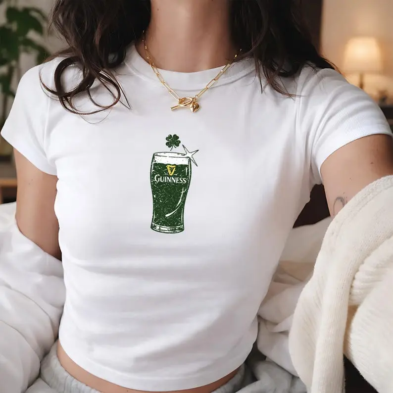 St. Patrick’s Day Guinness Baby Tee– Retro Pint Glass with Clover, Vintage Irish Pub Graphic Tee, Cropped Beer Lover Shirt for Girl Friend
