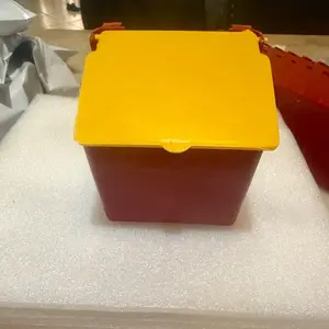 10 pk feeders with lid/ 10pk comedero con tapa