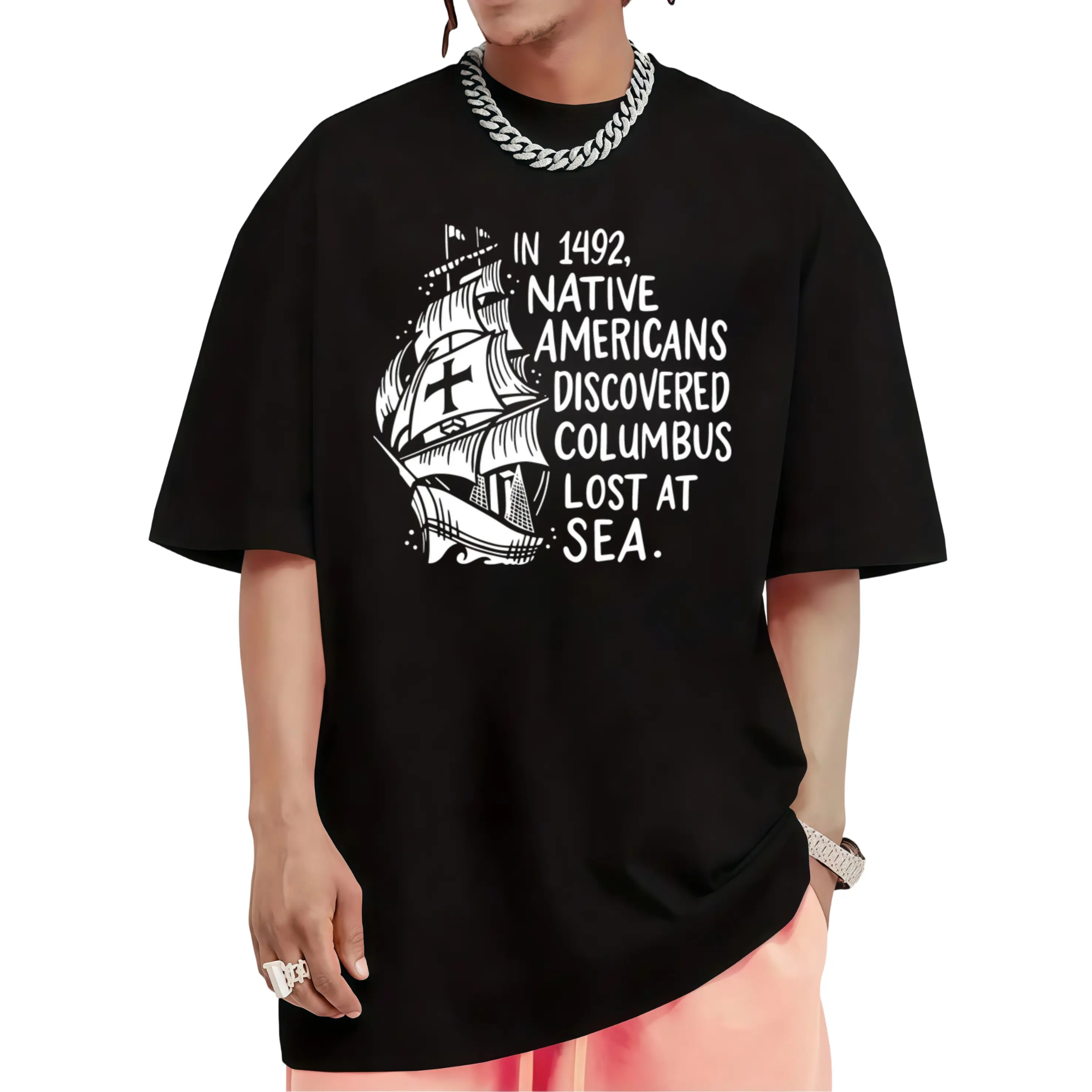 Men's Vintage Discovered Columbus Graphic T-Shirt - 1492 Historical Design with Spanish Ships & Columbus Ship, Black & White Retro Print, All-Season Comfort Fit Casual & Themed Events, Columbus Day Gift Apparel,