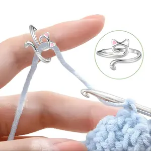LZDJTQ Crochet Ring for Finger Yarn Guide, 2 Count Adjustable Cat Design Knitting Loop Crochet Ring with Box for DIY Crafts