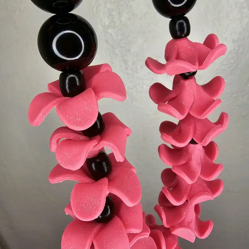 Single Color Forever Puakenikeni Lei