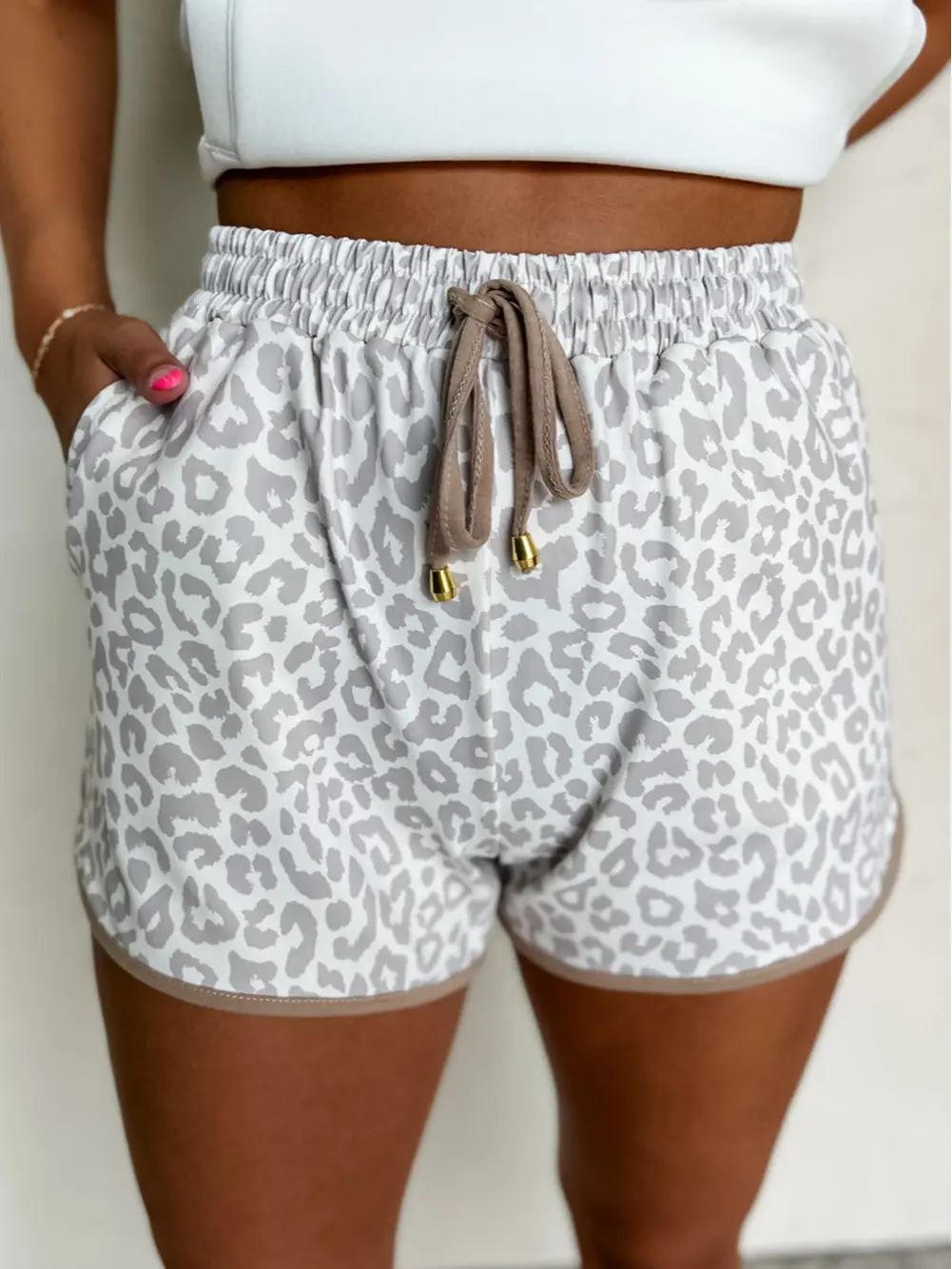 Leopard Elastic Waistband Lace up Contrast Trim Casual Shorts, Perfect For Leisure Lounging Or Casual utings.