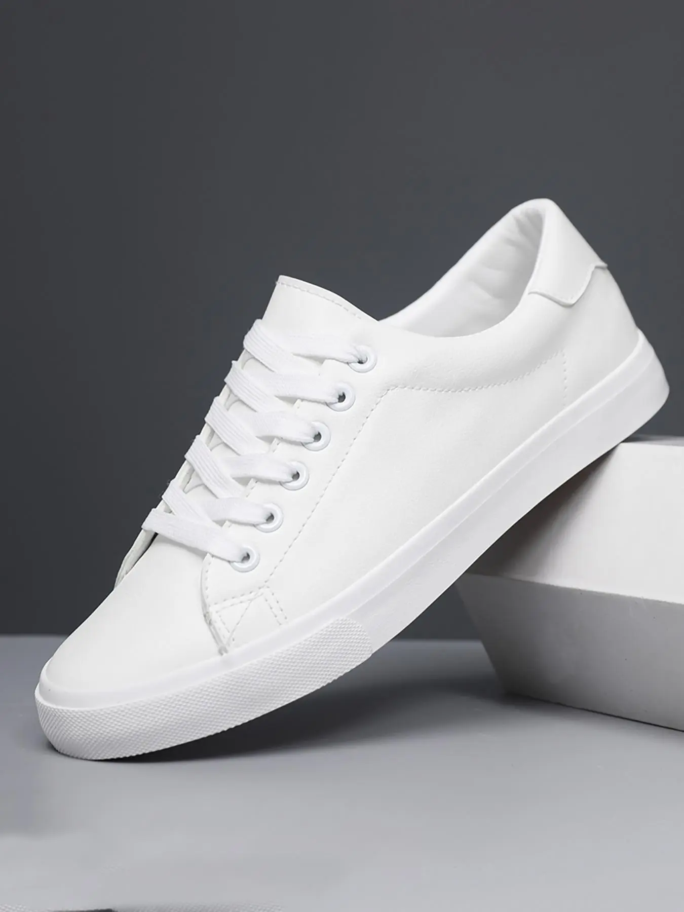 Men's Lace-Up Skate Shoes, Casual Sneaker Trainer, Low Top Trainer, Lightweight Breathable Athletic Walking Shoes, Versatile Round Toe Sneakers for Daily Wear