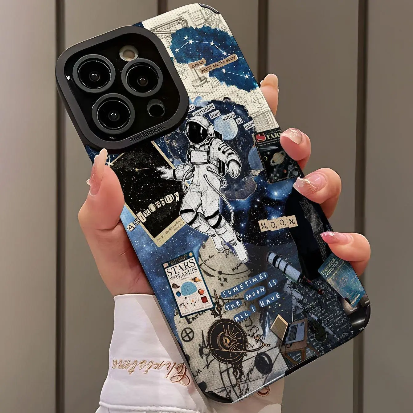 Astronaut Pattern Phone Case Casing, TPU Smartphone Casing, Dustproof, Shockproof Phone Protective Cover, Phone Protector, Phone Accessory Compatible with iPhone 16 15 14 13 12 11 Pro Max Protection
