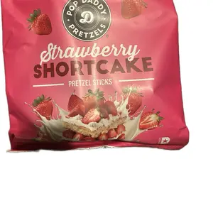 Strawberry shortcake, pretzel sticks Snack Strawberry shortcake, pretzel sticks Snack