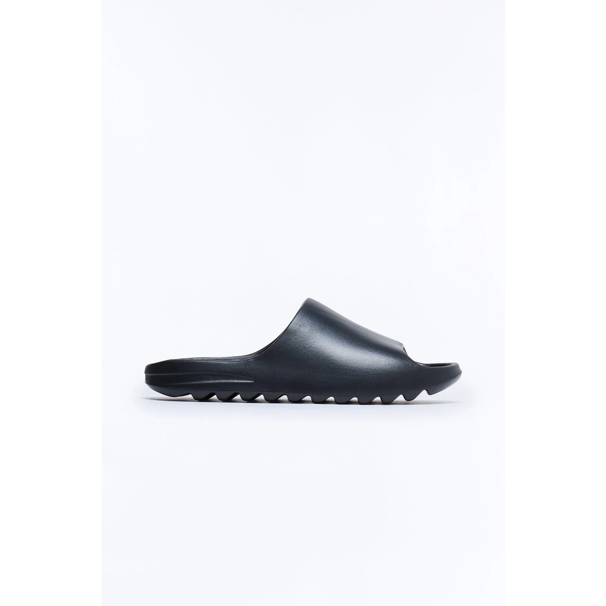 Day To Day Slip On Slides - Black