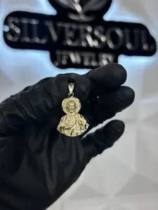 14k gold medio cuerpo san judas pendant