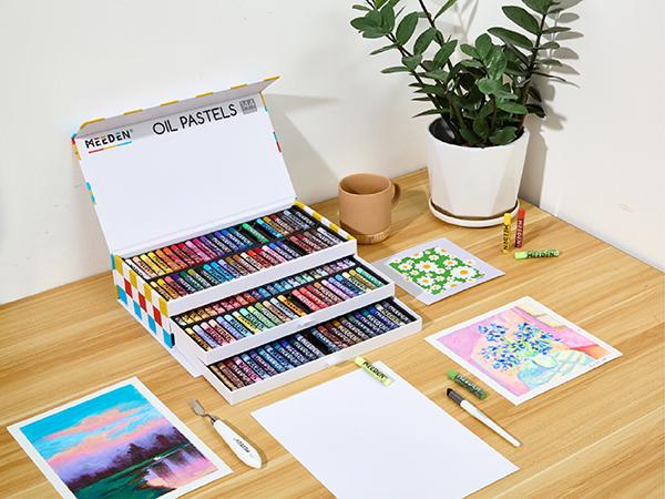 MEEDEN Soft Oil Pastels Set: 144 Vibrant Colors Art Oil Pastels for Blending Layering Shading Drawing - Smooth Oil Pastel Crayons for Artists Beginners Adults Teachers Christmas Painting