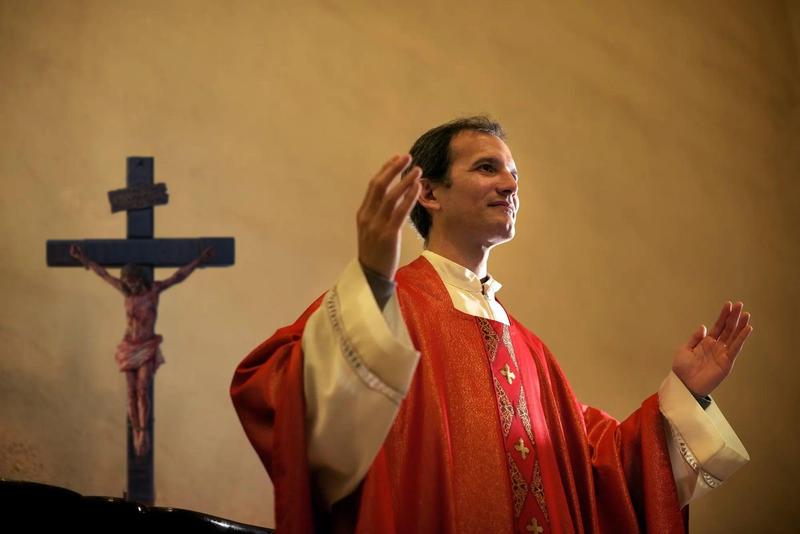 Fr.Chi-Cert Handcrafted Realistic Crucifix Christ in Resin Religious Ornament for Home Decoration Wall Art Decor Fr.Chi-Cert Handcrafted Realistic Crucifix Christ in Resin Religious Ornament for Home Decoration Wall Art Decor