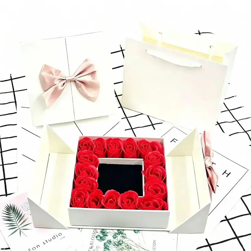 Jewelry Gift Box, Ideal Gift Packaging, Rose-themed Gift Box Sincere affection hidden inside, perfect Valentine's Day gift box Great gifts for mom, wife and girlfriend Suitable for birthday, festival and party gifts, elegant deluxe gift box