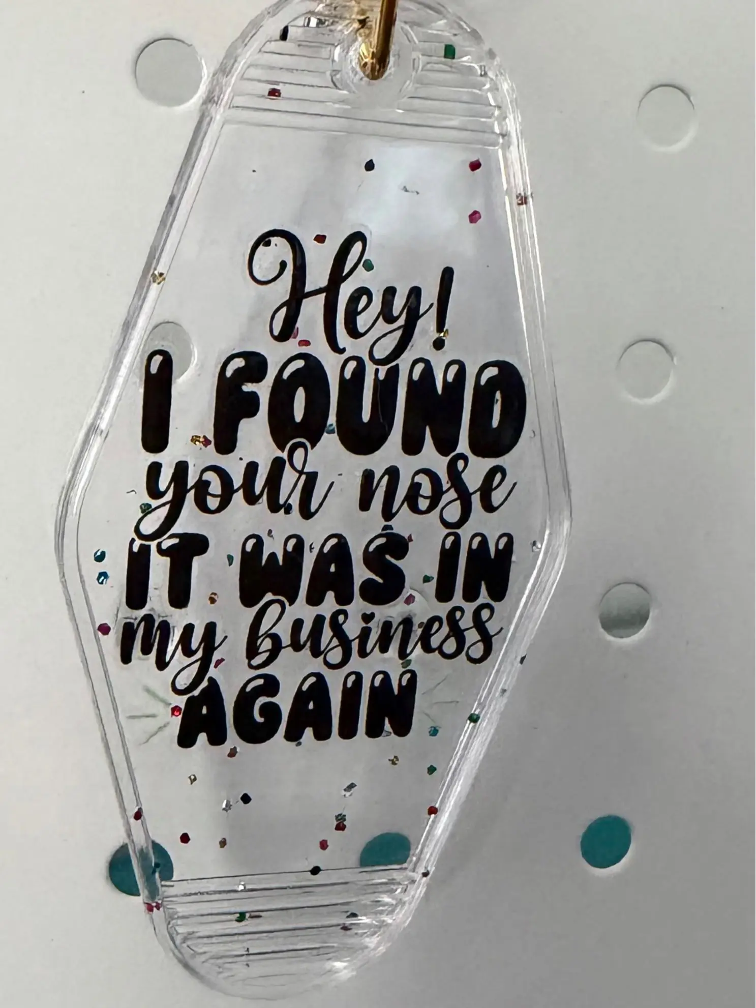 Funny "Found Your Nose" Novelty Keychain, Retro Plastic Hotel-Style Key Tag, Practical Gag Gift for Travelers, Keychain For Travelers