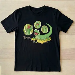 Tom The Lizard Cartoon T-Shirt Funny Cute Reptile Tee Kids Zoo Trip Outfit Animal Lover Shirt Cartoon Lizard Graphic Tee Cute Movie Style Tee Fun Family Zoo Day Shirt Gift For Kids Boys Girls Cartoon Animal Shirt Summer Outfit