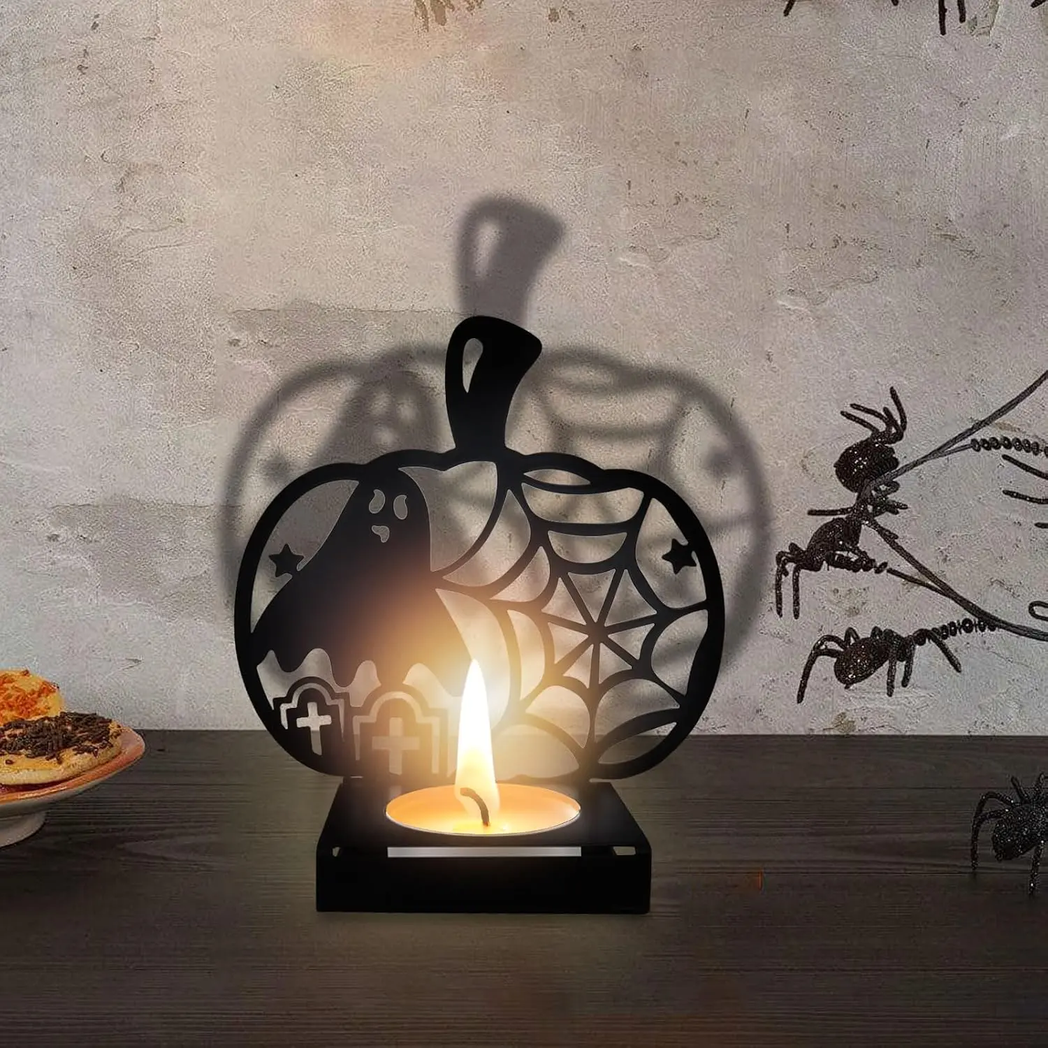 Halloween Fall Gift Pumpkin & Ghost Shadow Candle Holders – Vintage Metal Tealight Candlestick Holders with Spooky Shadow Effects for Halloween Party & Home Decorations