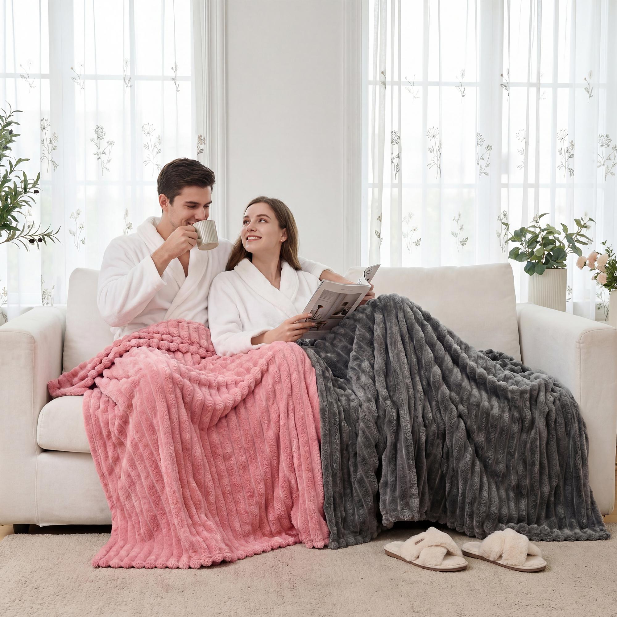 Raybee Soft Throw Blanket for Couch- Cozy Blanket for Bed ,Portable Cute Fleece Blanket ,Holiday Birthday Gifts for Family, Room Home Boho Fall Decor,Bedroom,Travel,Camping,Office