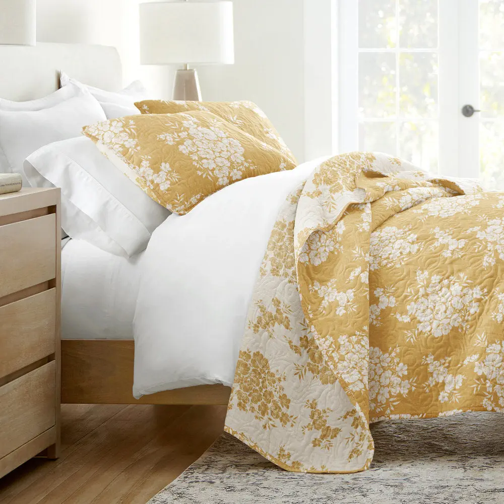 Distressed Bouquet Reversible Quilted Coverlet Set