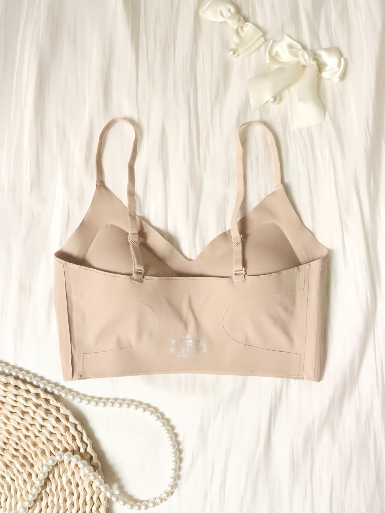 A Single Piece of Women'S Lingerie Designed for Small Busts, Enhancing Appearance, with a Skin-Tone Color That Is Invisible And Seamless, Providing Comfort And a Beautiful Back