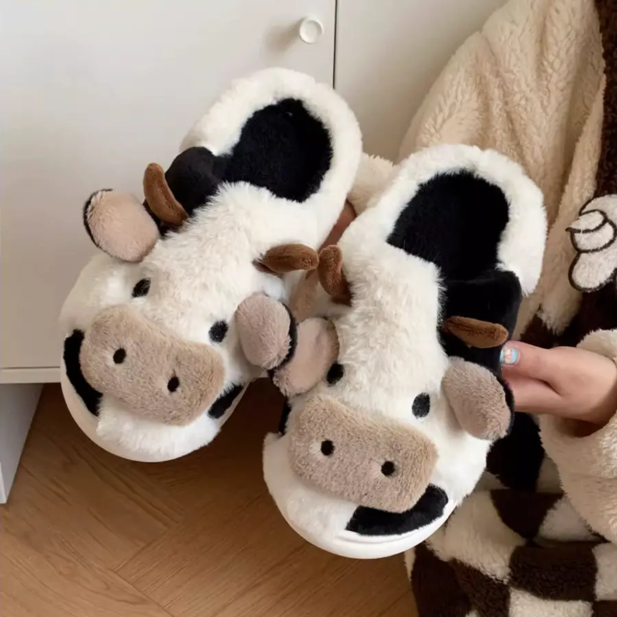 Women's Plush Cow Cartoon Animal Slide Slippers - Non-Slip Sole, Warm Comfortable, Indoor/Outdoor Shoe, Moves from Bedroom to Garden Easily, Christmas Gift, Casual Slippers, Soft