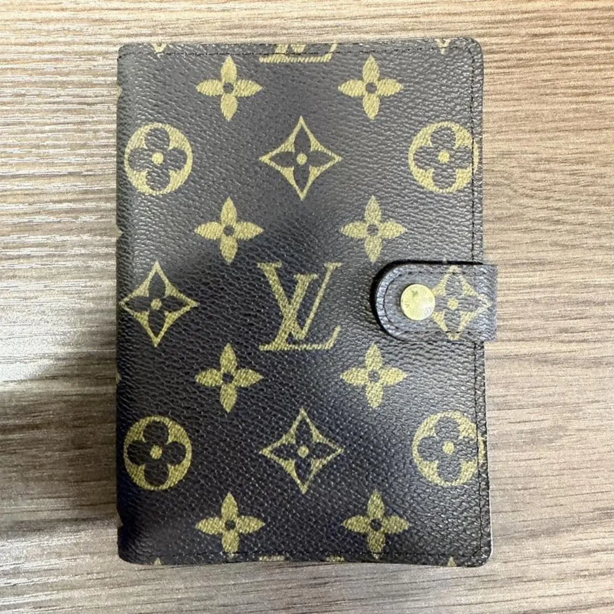 Pre-owned Louis Vuitton As Shown Shoulder Bags Monogram Medium Agenda Cover LB142360