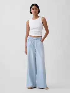 Gap Women's Mid Rise UltraSoft Easy Baggy Jeans
