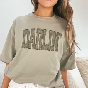 Vintage Camo Varsity Tees Western Darlin' Graphic Tshirt Camo Mama T-Shirt Country Camouflage Wifey Top Hunting Mothers Day Top Casual Womenswear Sublimation Shirt