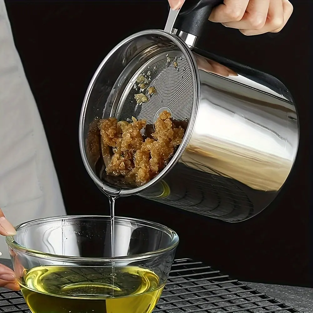 Stainless Steel Kitchen Grease Container with Strainer - Easy-Pour Handle, Ideal for Storing Cooking Oil and Grease, Must-Have Kitchen Accessory, Kitchen Grease Can