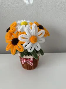 Handmade Mini Daisy Pot | Pipe Cleaner Daisy Flowers | Cute Desk Decor | Forever Flower Gift | Handmade Flower Pot
