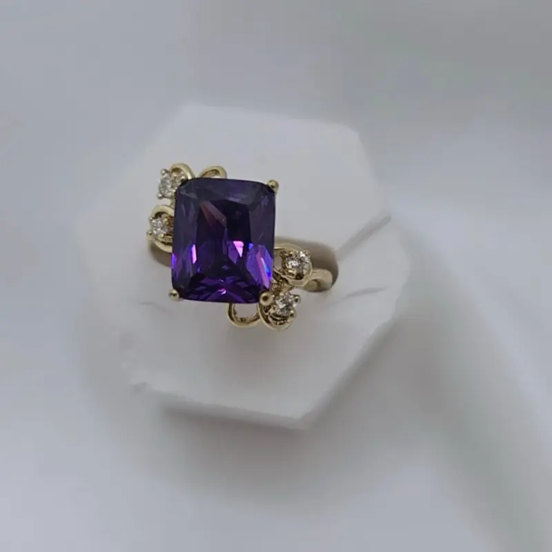 Anillo 824