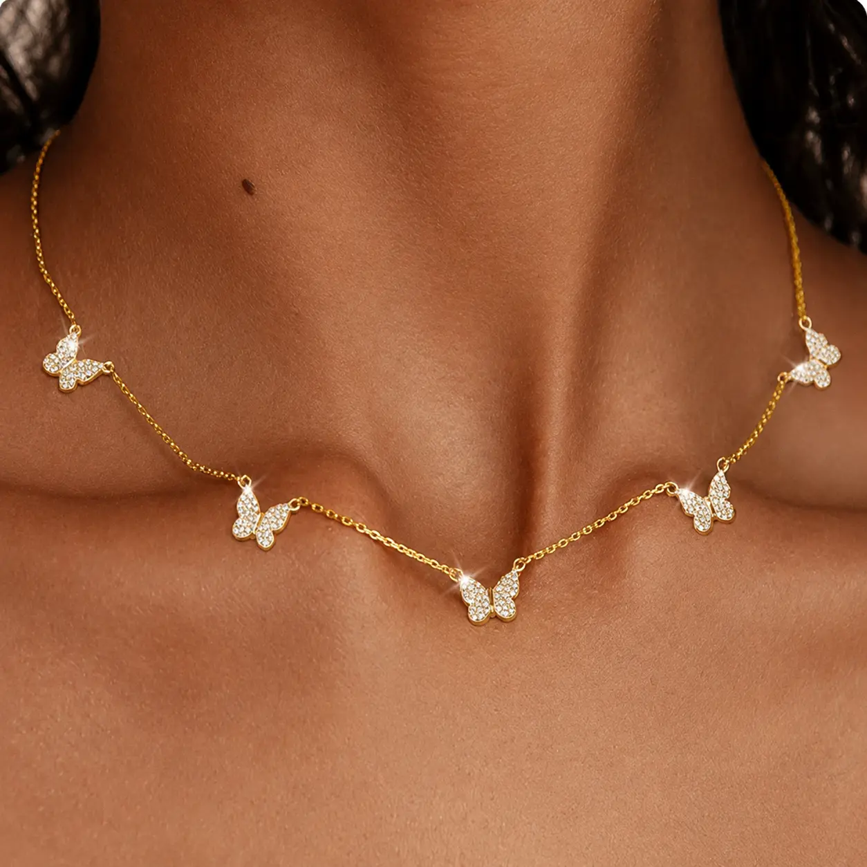 Sparkling Cubic Zirconia Flower Necklace for Women, Dainty Gold-Plated Floral Choker, Feminine Jewelry Gift for Birthdays and Anniversaries