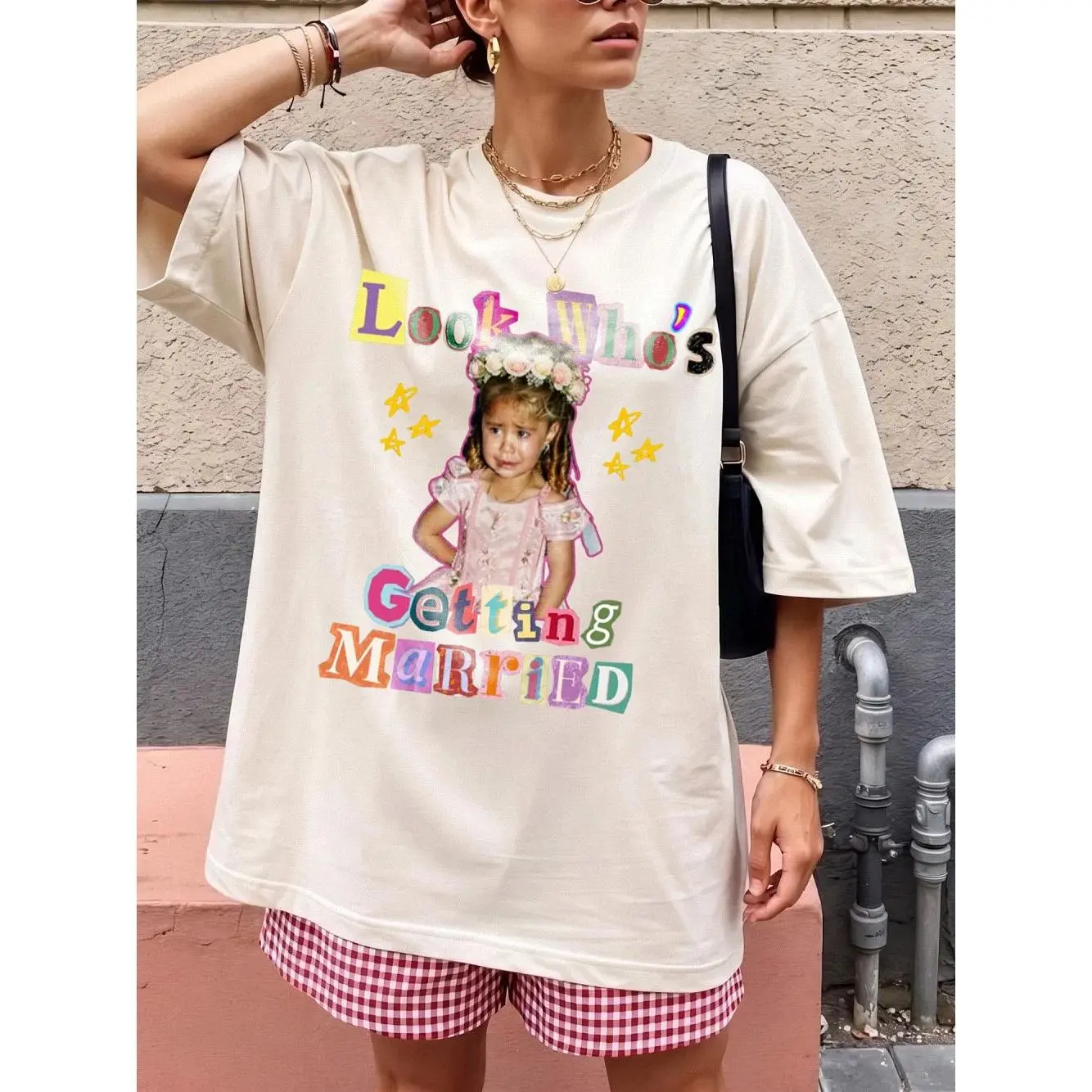 Look Who's Getting Married Custom Photo T-Shirt Funny Bachelorette Party Bridal Gift Top Womenswear