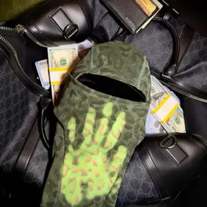 Heat Reactive Balaclava, Unisex Temperature Sensitive Color Change Ski Mask, Face Mask & Neck Gaiter for Skiing, Motorcycle, and outdoor, Breathable, Warm, Windproof Sports Gear Christmas Gift UV Protective Set Protection Ski Balaclava Mask