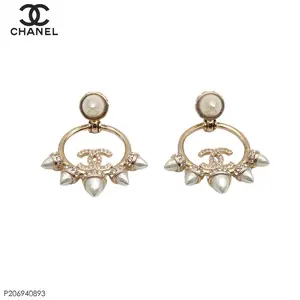 Pre-owned 22C Chanel Rivet Pearl Earrings