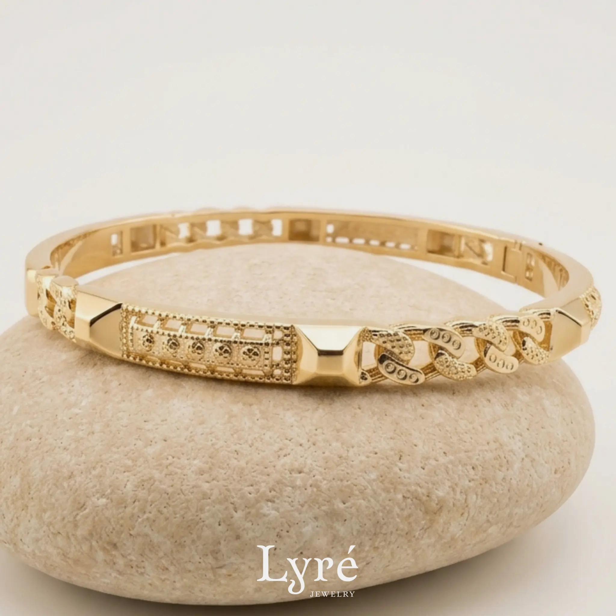 Valerie Cuban Twist Bangle | BNG002