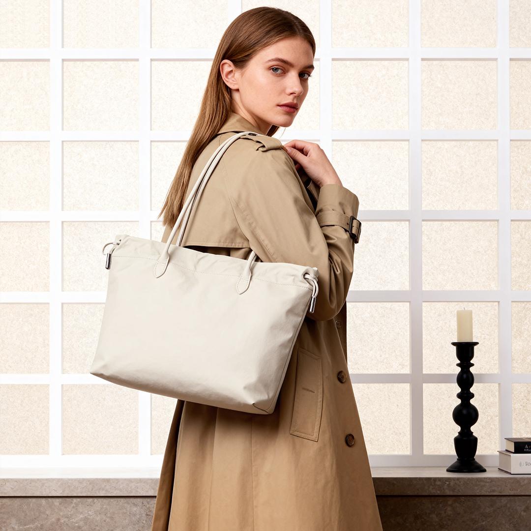 Versatile Large Capacity Tote Bag for Work & Travel Classic Black Shoulder Bag with Easy Carry Handles Perfect for Everyday Use