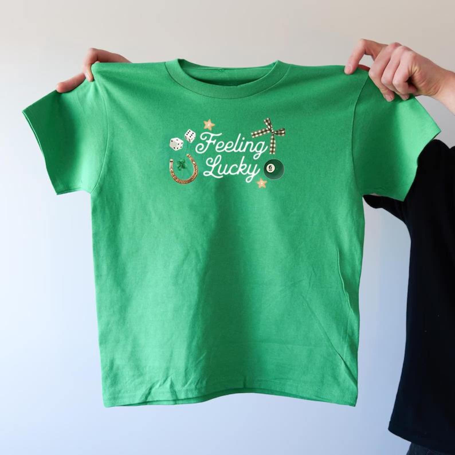 St Patricks Day Baby Tee, Lucky 7 Clover Graphic T-Shirt, Y2K 90s Aesthetic Crop Top, Coquette Irish Style Shirt, Lucky Holiday Tee