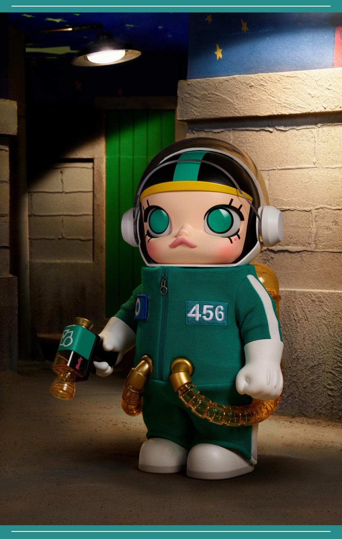 POP MART MEGA SPACE MOLLY 400% + Action Figure Squid Game Set