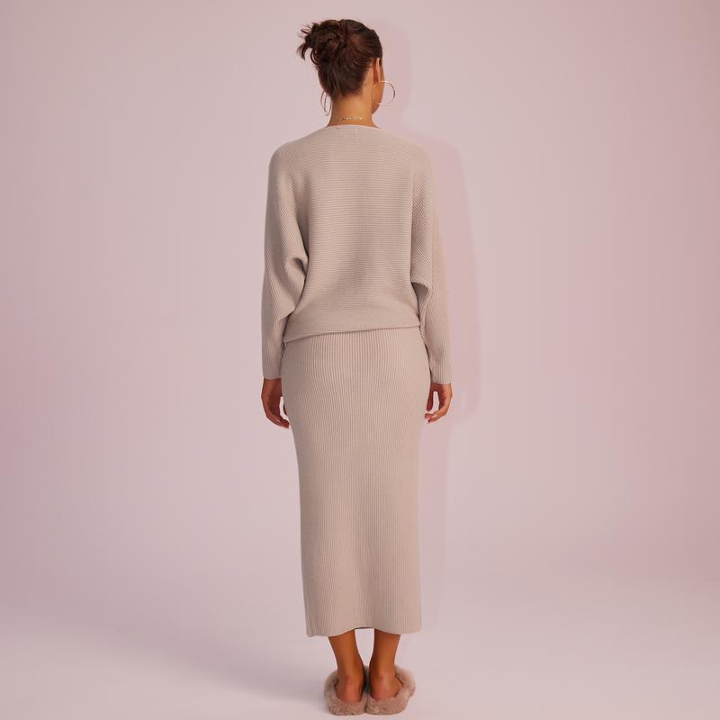 Joyfunear White Solid Color Apparel Simple Design for Your Needs Minimalist Style Versatile Hue Suitable for Various Occasions