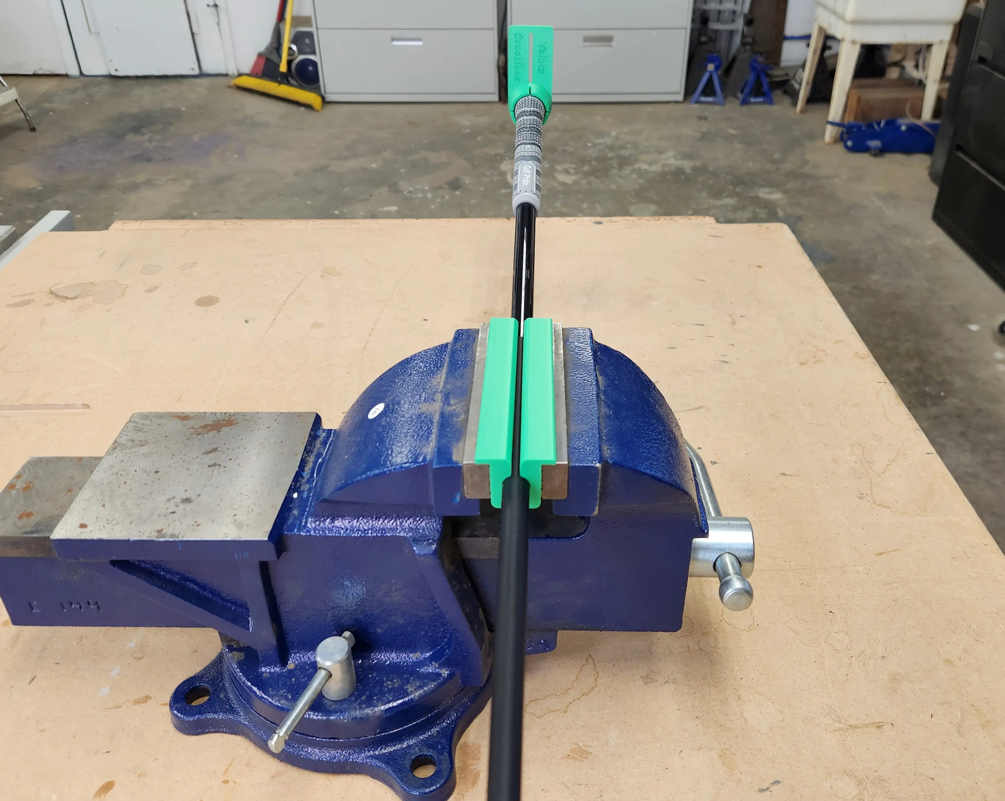 Golf club grip replacement tools, shaft clamping jaws, slide on alignment aid
