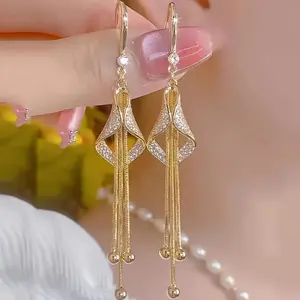 Elegant14KGolden-PlatedRhinestoneTasselEarrings,ZincAlloyLongDangleEarringswithSyntheticDiamonds,CopperEarNeedle,forWomen,SuitableforAges14+
