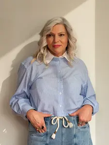 Harbor Stripe Oversized Woven Top - Chic Cotton-Poly Blend with Crisp Stripes & White Collar for Layering