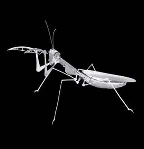 Metal Praying Mantis 3D Model