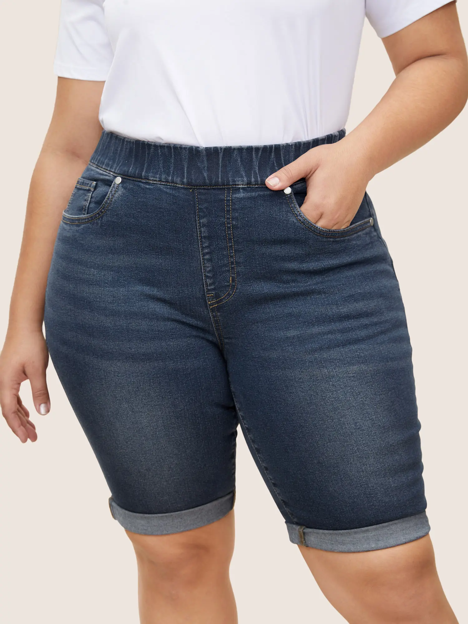BLOOMCHIC Plus Size Roll Hem Elastic Waist Dark Wash Denim Shorts [M-6X] Blue Fit,Summerfinds, Pocket, Bottom, Garment, Lady, Fabric