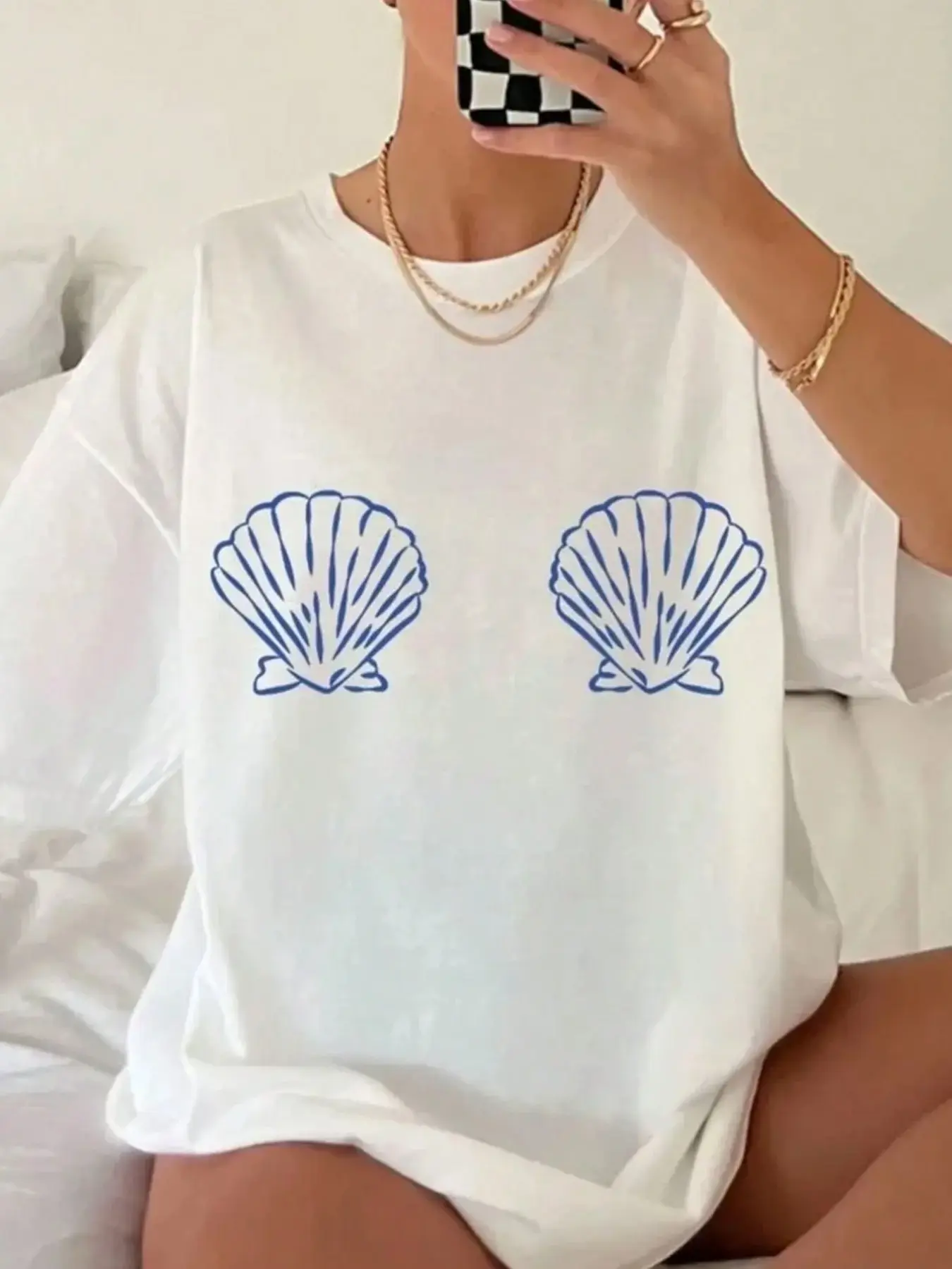 Women's Oversized Blue Seashell Graphic Round Neck Cotton Short Sleeve T-Shirt - Minimalist Coastal Aesthetic Loose Fit Summer Clothes with Funny Meme Art, Random Pattern