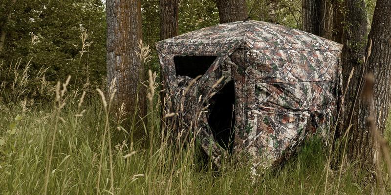 【 Magnetic Door】Tidewe See Through Ground Blind with Magnetic Door Camouflage Fabric 270° Invisible Design with Silent Magnetic Door & Sliding Windows for Deer Hunting 2-3 Person Portable Tent with Large Windows and Tough Metal Hub